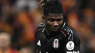 Maçta ilginç anlar! El Bilal Toure koşarak soyunma odasına gitti