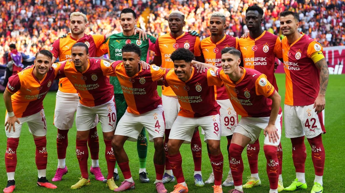 Okan Buruk'tan ilk 11'de tek değişiklik