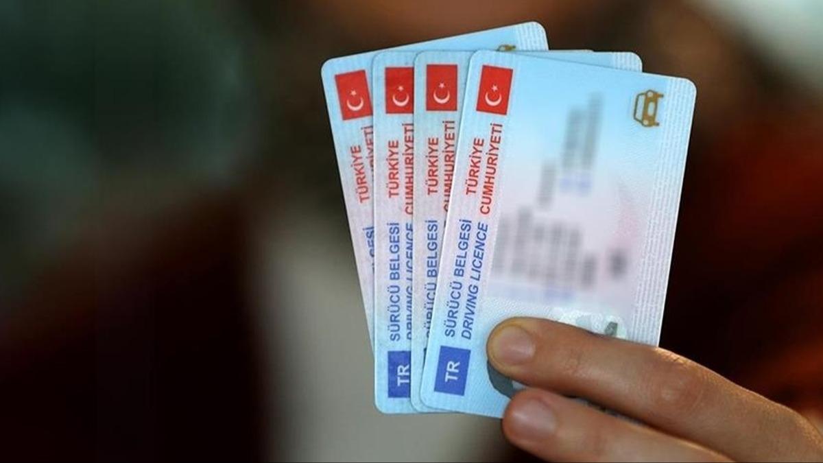 Son uyarı: Eski tip ehliyetler 31 Ekim'de geçersiz oluyor