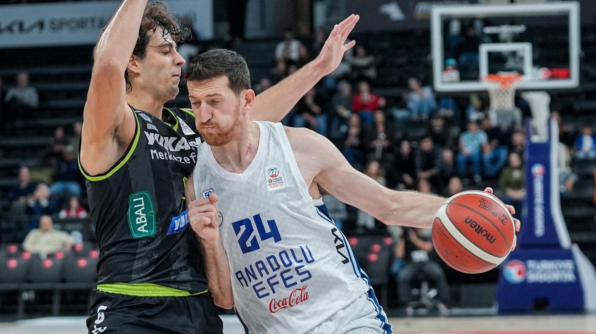 Anadolu Efes yarn Fransa deplasmannda