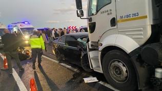 Van'da tanker ile otomobil çarpıştı: Ölü ve yaralılar var