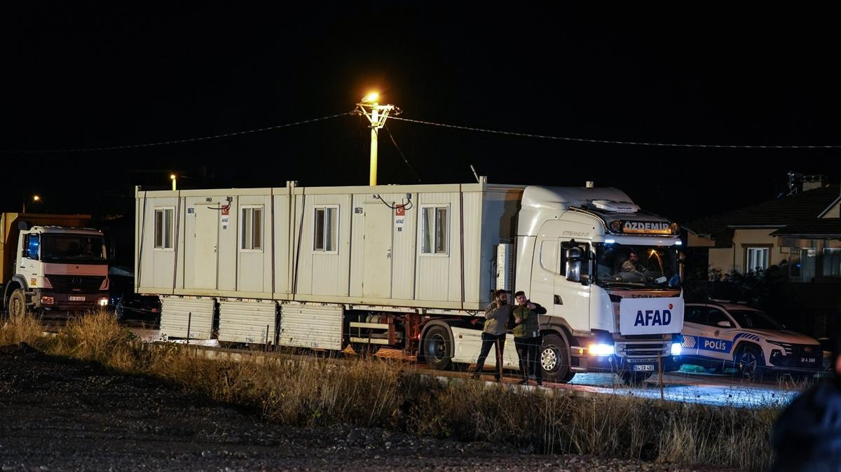 AFAD'dan Sındırgı'ya hızlı müdahale: 100 konteyner 24 saatte kuruluyor