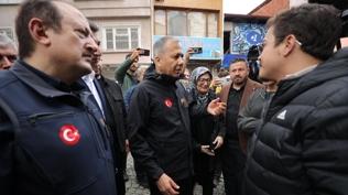 Bakan Yerlikaya Sındırgı'da incelemelerde bulundu