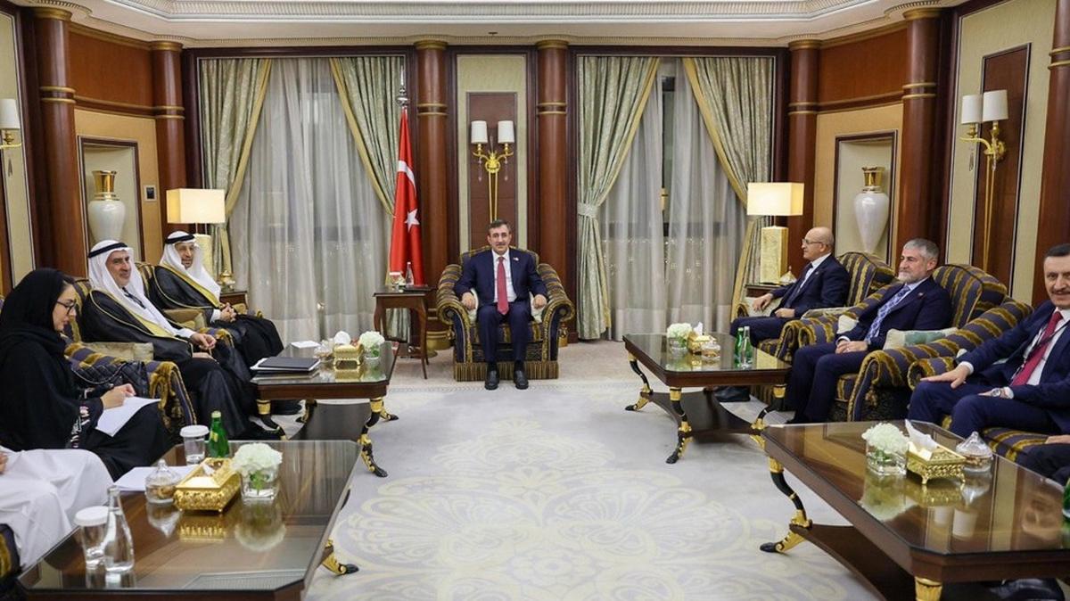 Cumhurbaşkanı Yardımcısı Yılmaz, Suudi Bakan el-Falih ile bir araya geldi