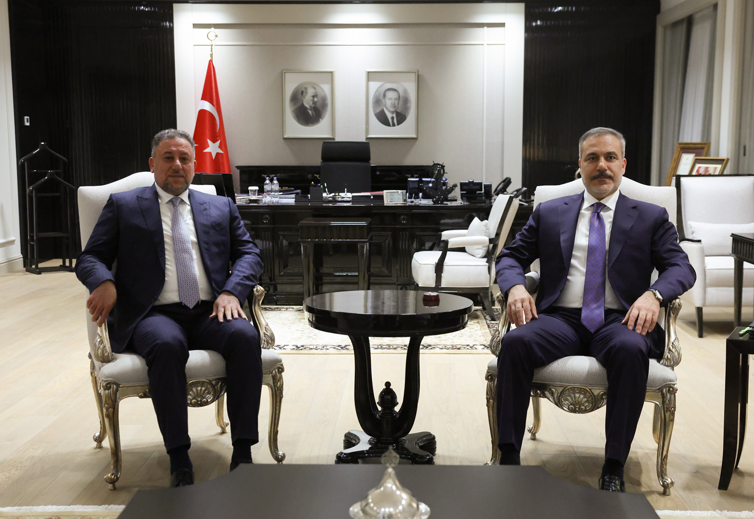 Dışişleri Bakanı Fidan, Irak Egemenlik Partisi lideri Hançer'i kabul etti
