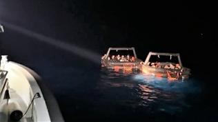 Geri itilen düzensiz göçmenleri Sahil Güvenlik kurtardı
