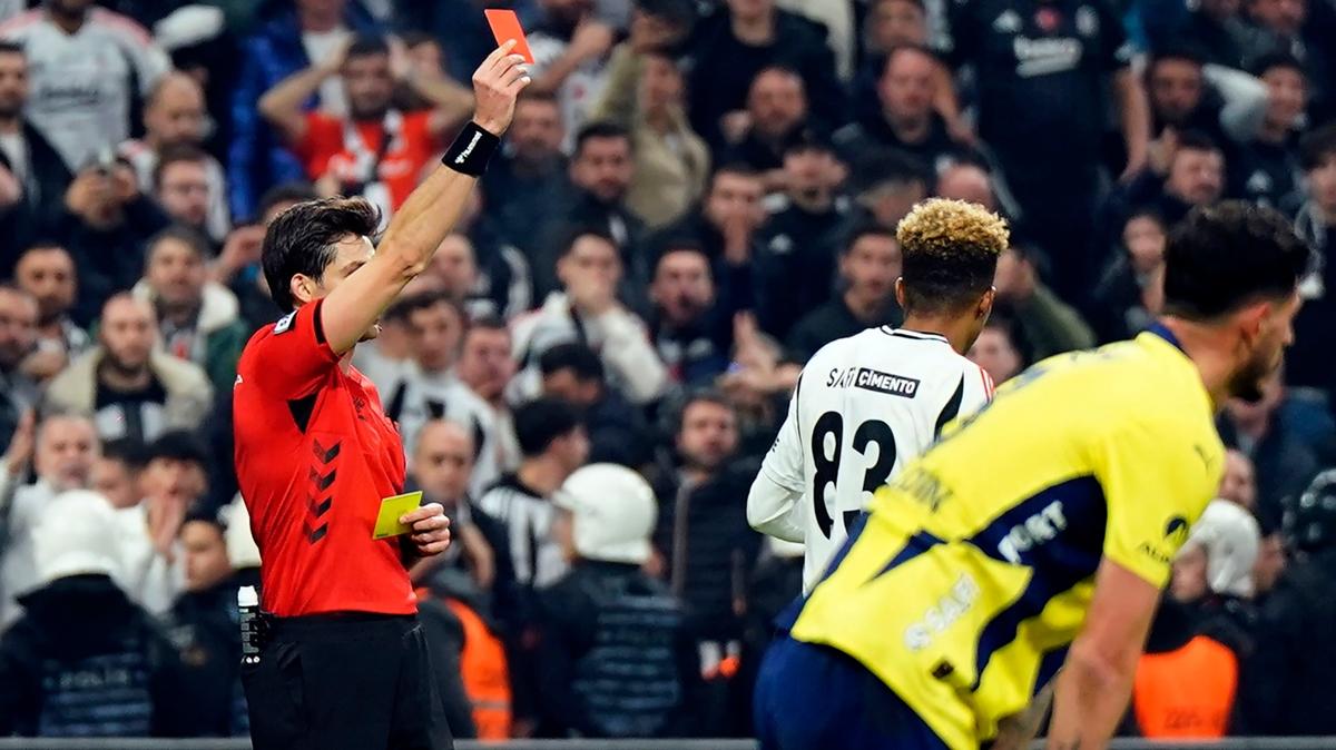 Beşiktaş ile Fenerbahçe derbisinde kırmızı kartlar havada uçuşuyor