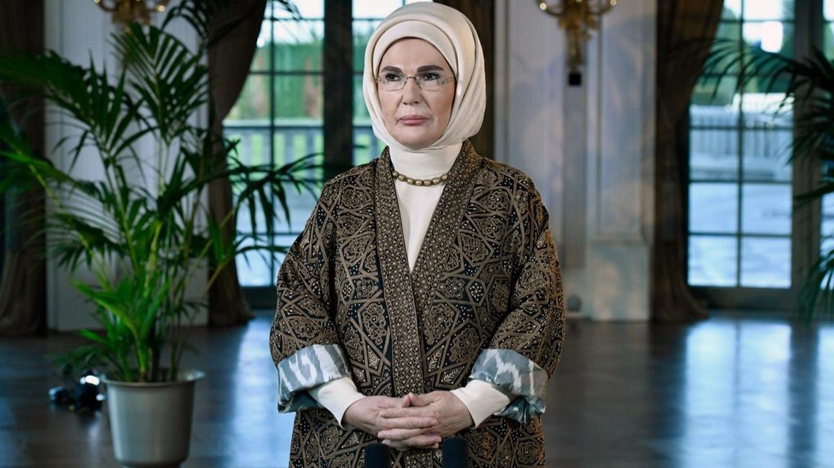 Emine Erdoan'dan 29 Ekim mesaj