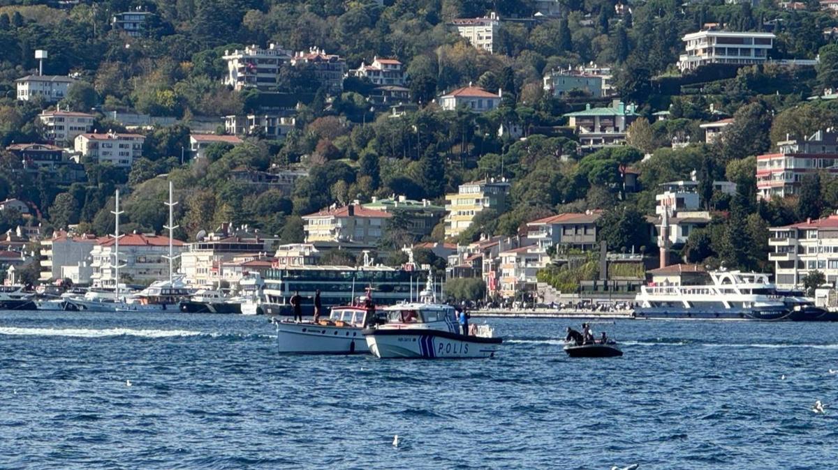 İstanbul Boğazı'nda kaza! Tekneyle çarpışan kanodan suya düşen 4 kişi kurtarıldı'nda kaza!