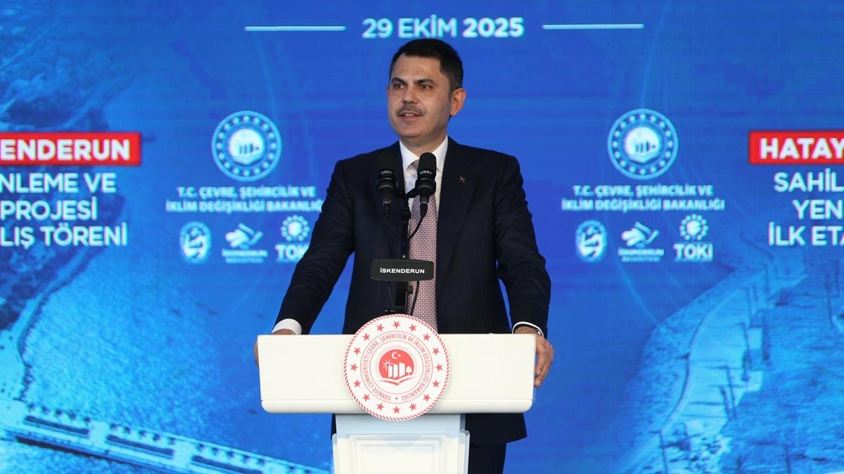 Sındırgı'da peş peşe deprem! Bakan Kurum son durumu açıkladı