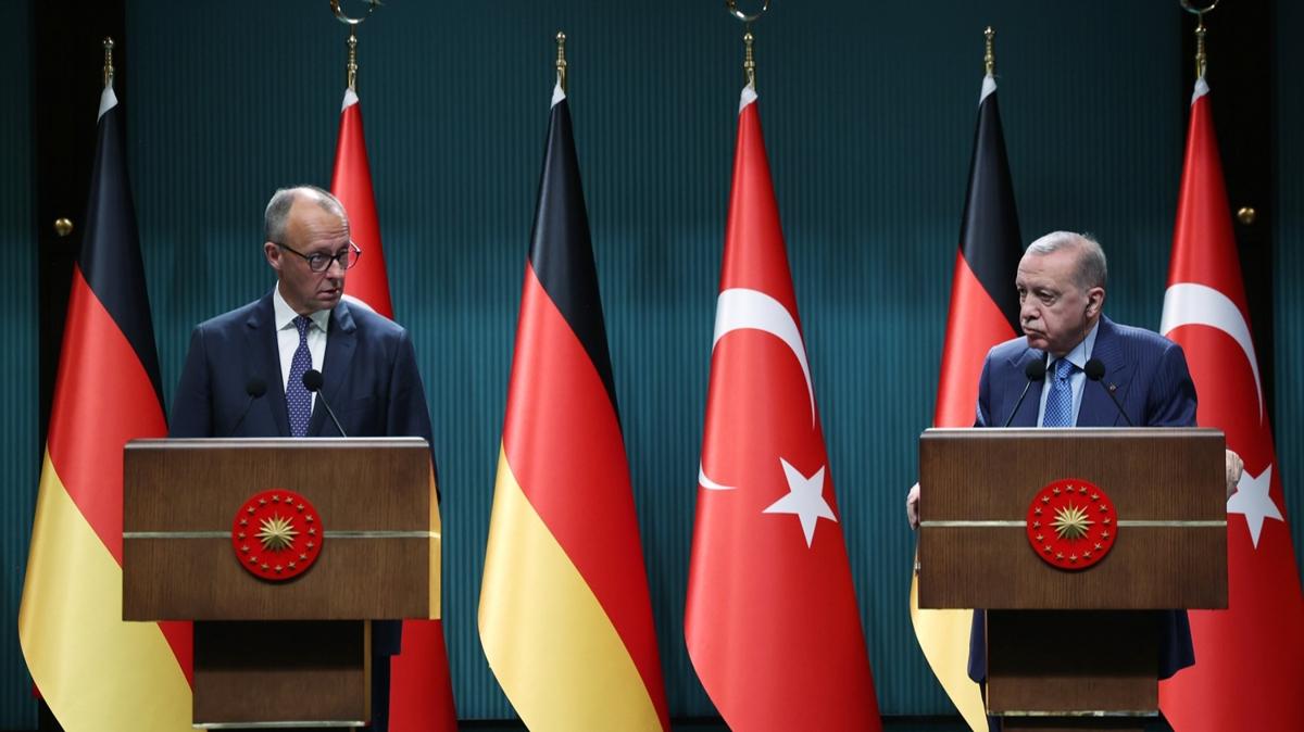 Almanya'dan Trkiye'ye yeil k! Babakan Merz: AB'de grmek istiyoruz