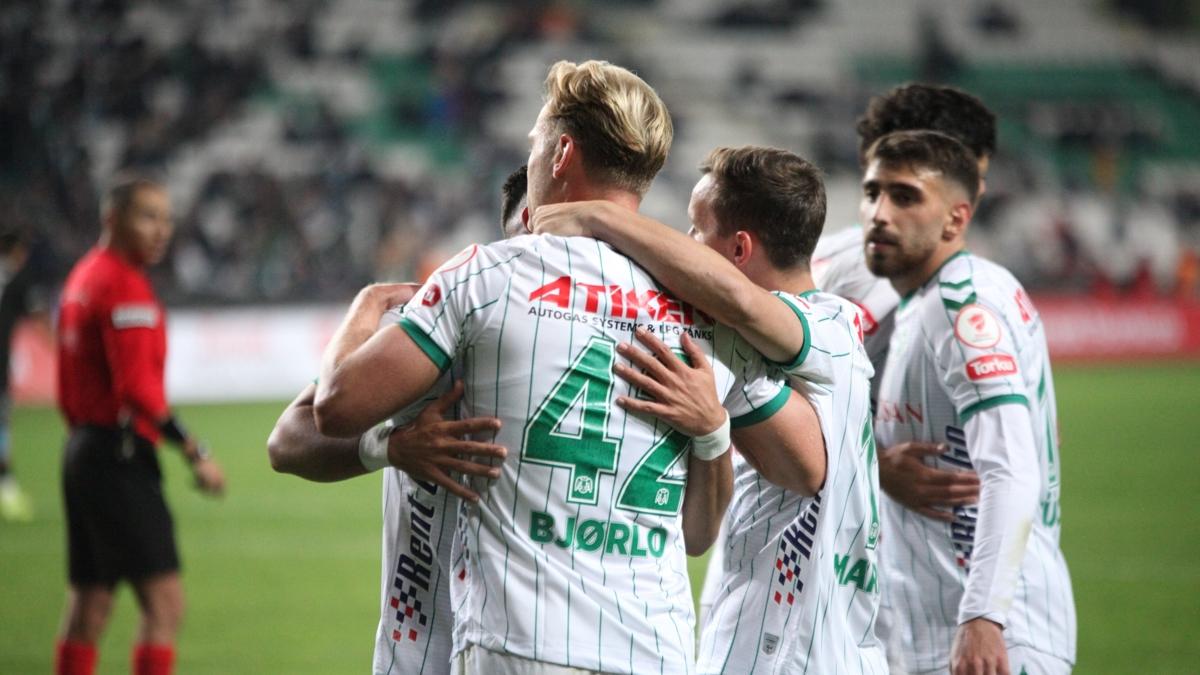 Konyaspor, Ziraat Türkiye Kupası'nda 9 kişiyle tur atladı