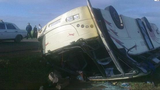 N3 otoyolunda katliam gibi kaza: Geri kayd bariyerlerden yuvarland: ok sayda l var