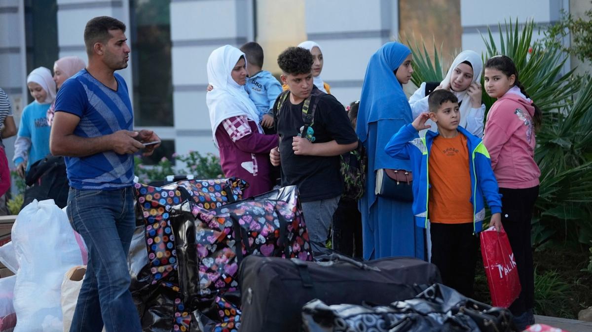 Suriyelilerin gnll geri dnleri sryor... ''Say yarm milyona ulaacak'' 