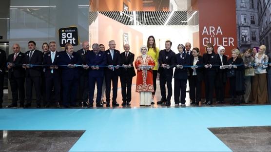 Emine Erdoan, VakfBank Sanat Galerisi'nde, Ara Gler'in fotoraflarndan oluan sergiyi ziyaret etti