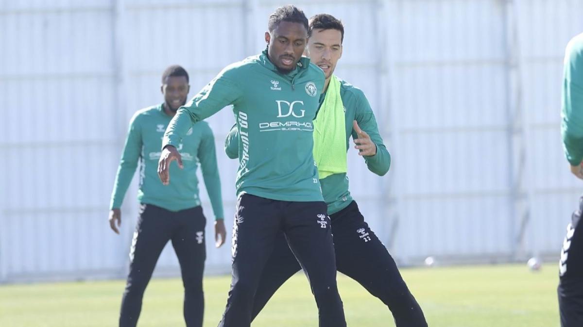 Konyaspor'da Samsunspor mesaisi devam etti