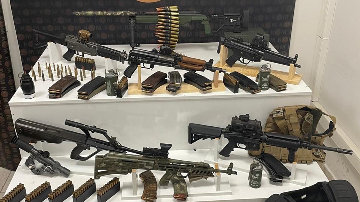 Mardin'de silah kaçakçılığı operasyonu: Evden adeta cephanelik çıktı