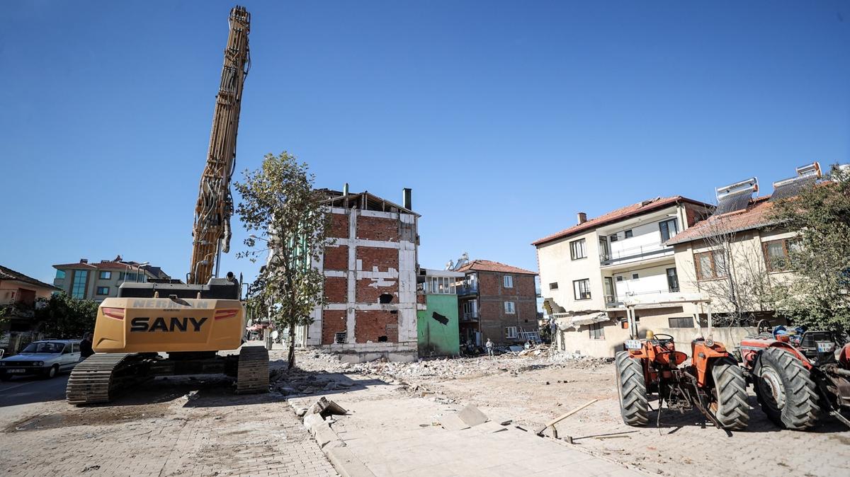 Sındırgı'da 14 binin üzerinde deprem yaşandı