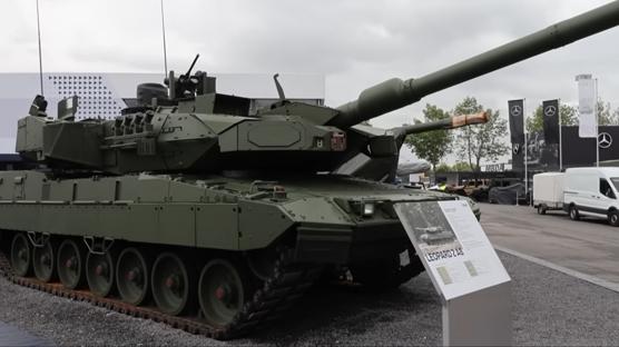 44 adet Leopard 2A8 tank resmileti