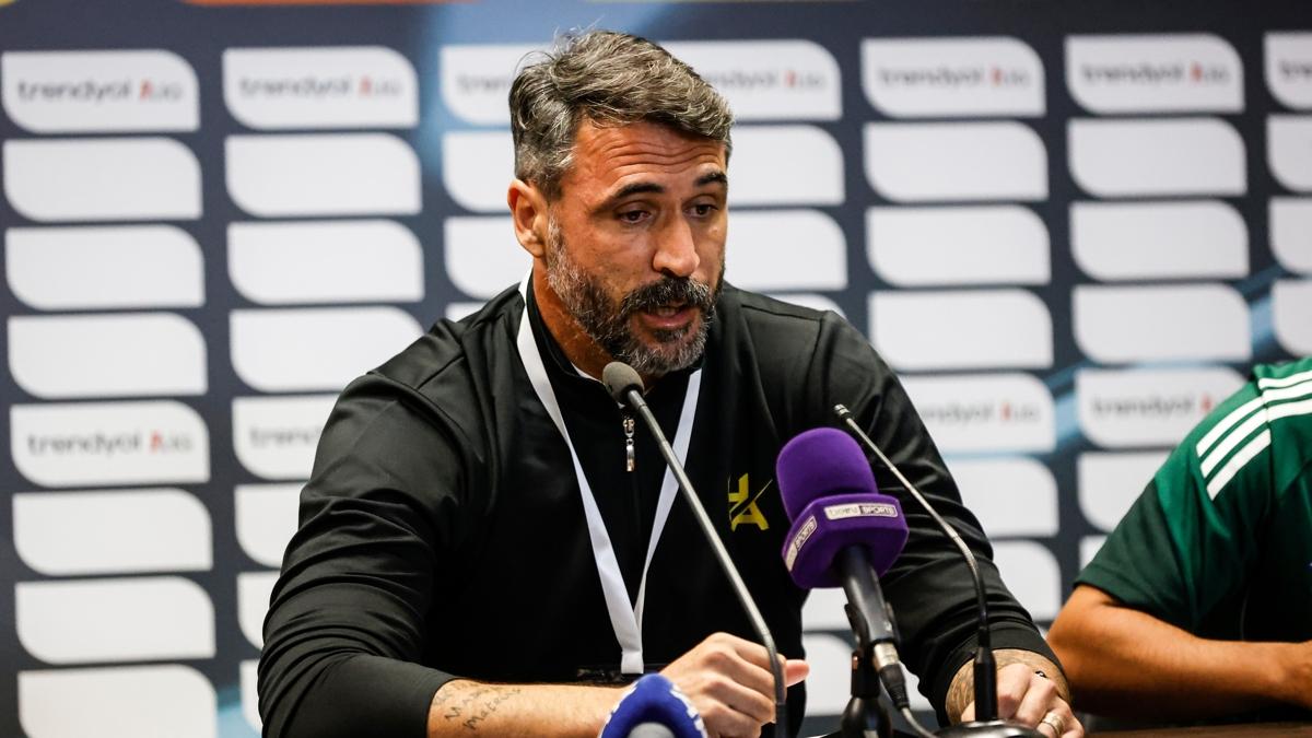 Hugo Almeida: Hakem maçı katletti