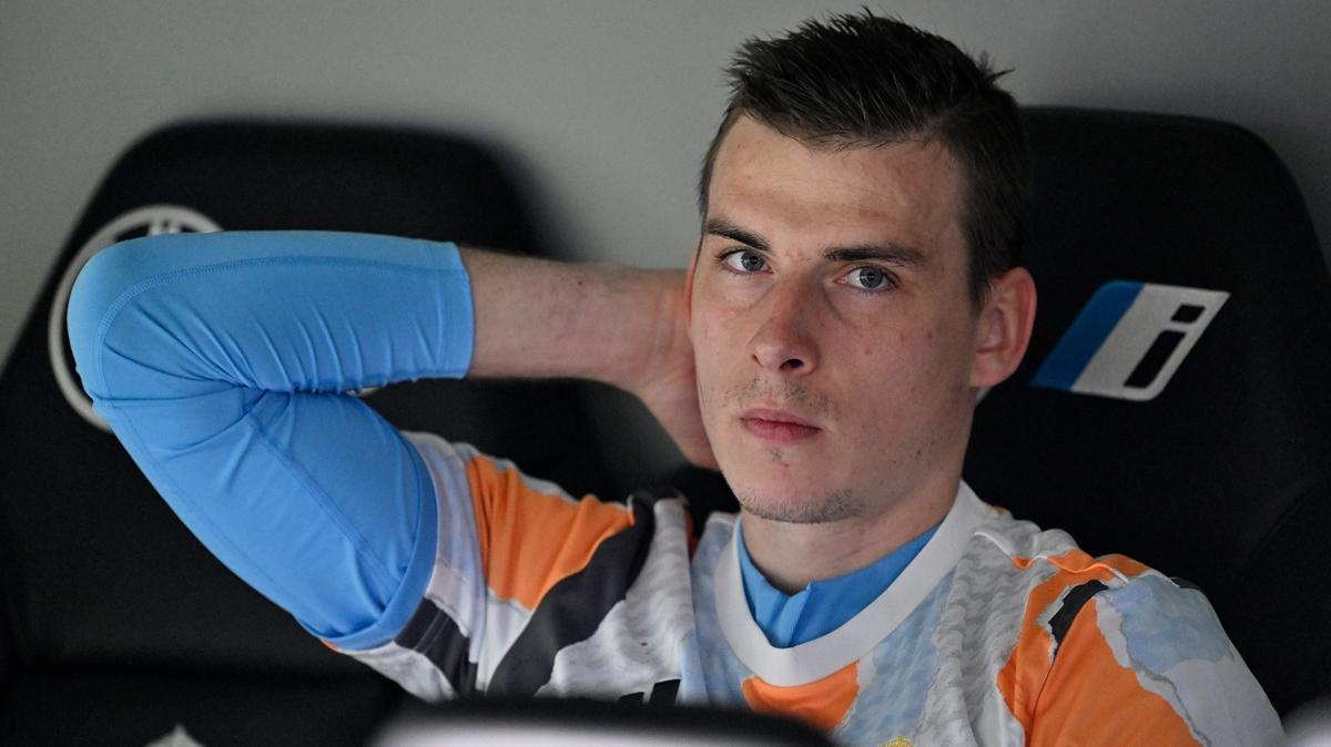 Real Madrid, Andriy Lunin'in cezasna itiraz etmeme karar ald