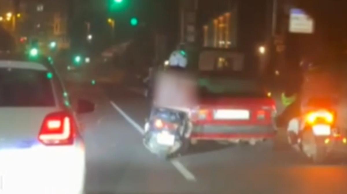 Arzalanan arac ayaklaryla ittiler 