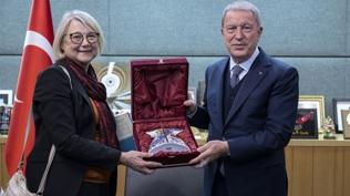 Milli Savunma Komisyonu Başkanı Akar, Finlandiya'nın Ankara Büyükelçisi Hamalainen ile görüştü