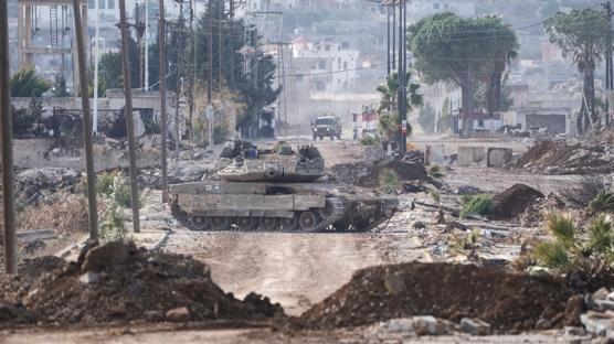 Soykırımcı İsrail'den Suriye sınırını ihlal... Askeri araçlarla girdiler