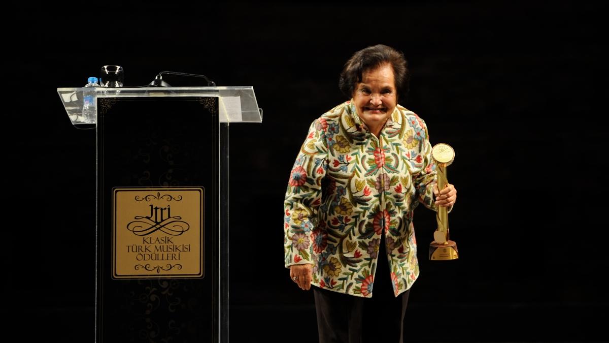 Trk sanat mziinde hocalarn hocasyd... Sheyla Altmdrt hayatn kaybetti!