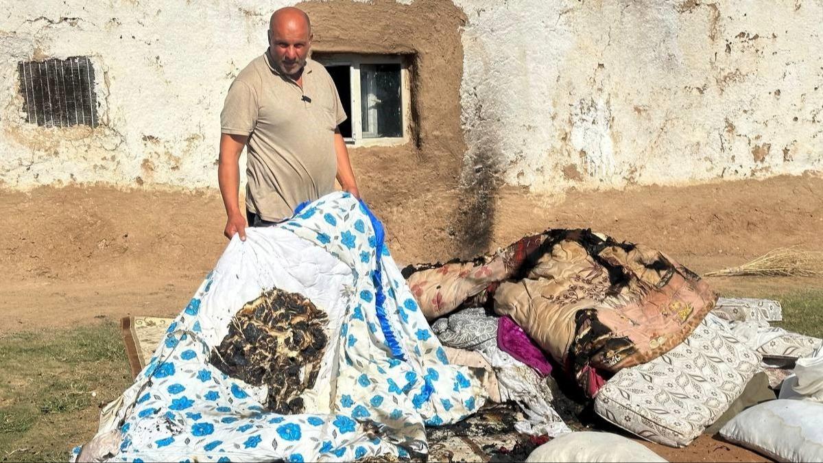 Şanlıurfa'da ev kendi kendine yanıyor: 8 kişilik aile sokakta kaldı