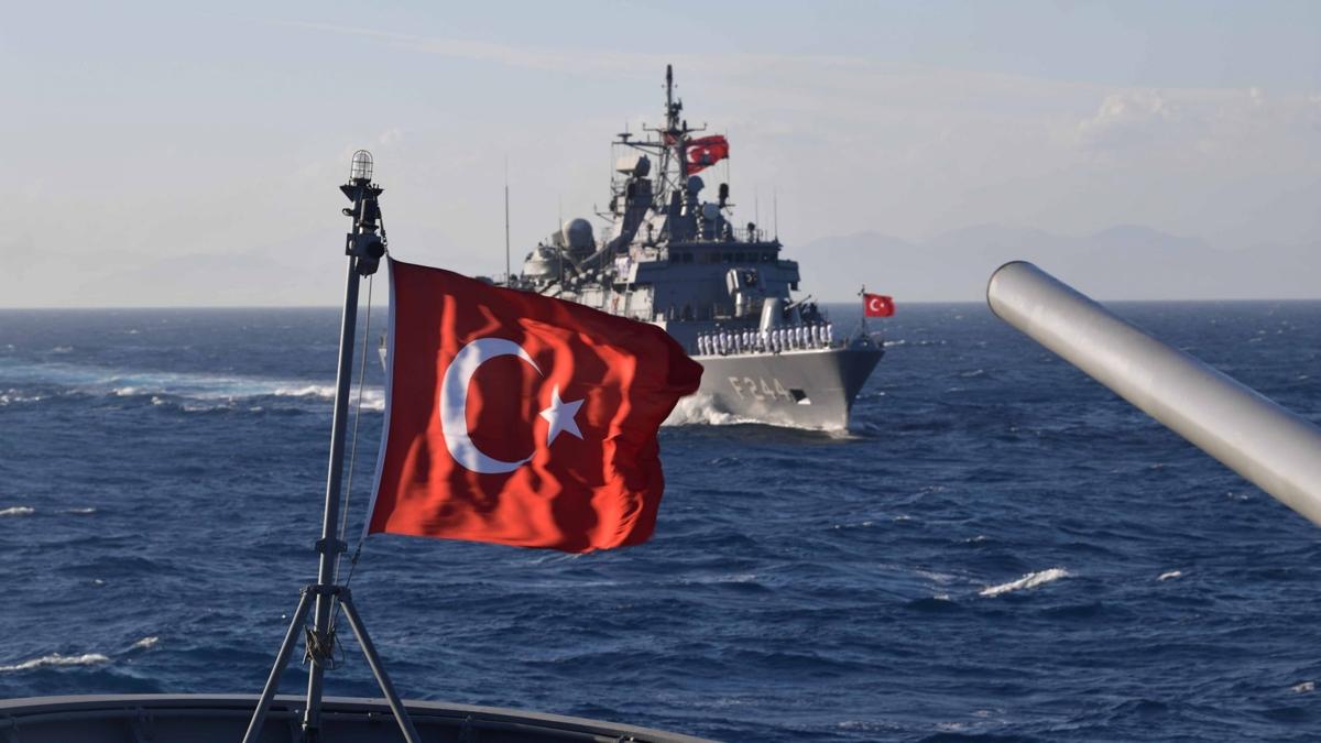 TSK lkelere referans oldu! ''Bu rnleri Trk ordusu kullanyor mu?''