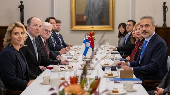 Bakan Fidan, Fin Parlamentosu Bakan Halla-aho ile bir araya geldi