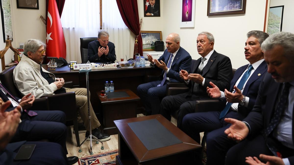 TBMM Bakan Kurtulmu, babasnn vefat dolaysyla YK yesi Mehmet Ali ahin'e taziye ziyaretinde bulundu