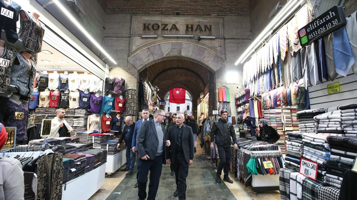 Vatikan heyeti, Papa'nn ziyareti ncesi znik'e geldi