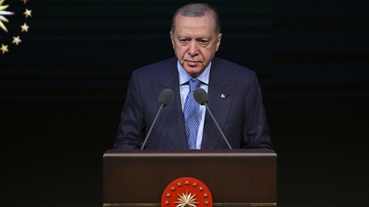 Cumhurbakan Erdoan'dan zel'e tepki: Zihin fukara olunca akl ukala olur