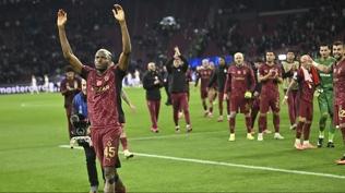 Osimhen durdurulamıyor! Galatasaray tarihine geçti