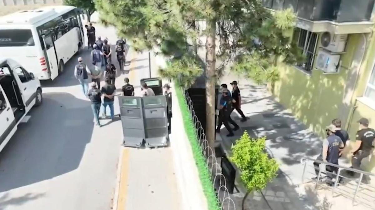 45 ilde FETÖ'ye darbe