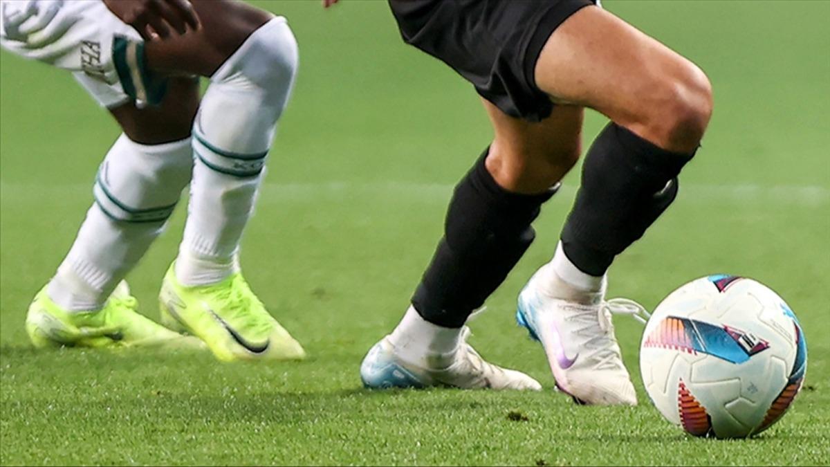 Futbolda bahis operasyonu! Sper Lig'den bir bakan ve 17 hakeme gzalt karar