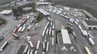 Son 15 yılın en iyi dönemi... Kapıkule'de tır geçişi sayısında rekor