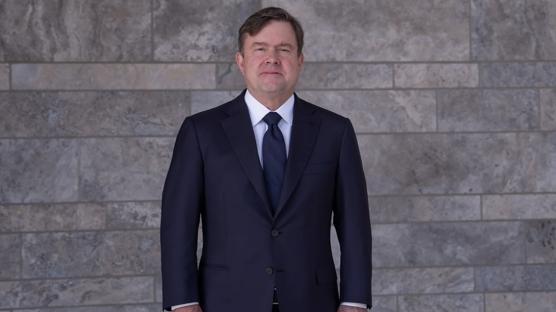 Hurley, ülkedeki belirsizliğe rağmen Türkiye'ye geldi