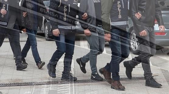 CHP'li eski bakan dahil 3 gzalt daha