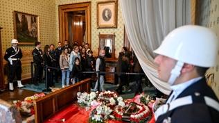 Ata'nın ebedi yatağında duygu dolu anlar