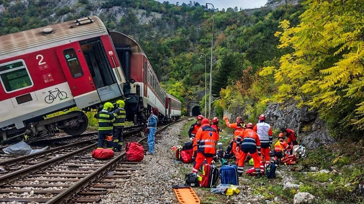 Slovakya'da tren kazası