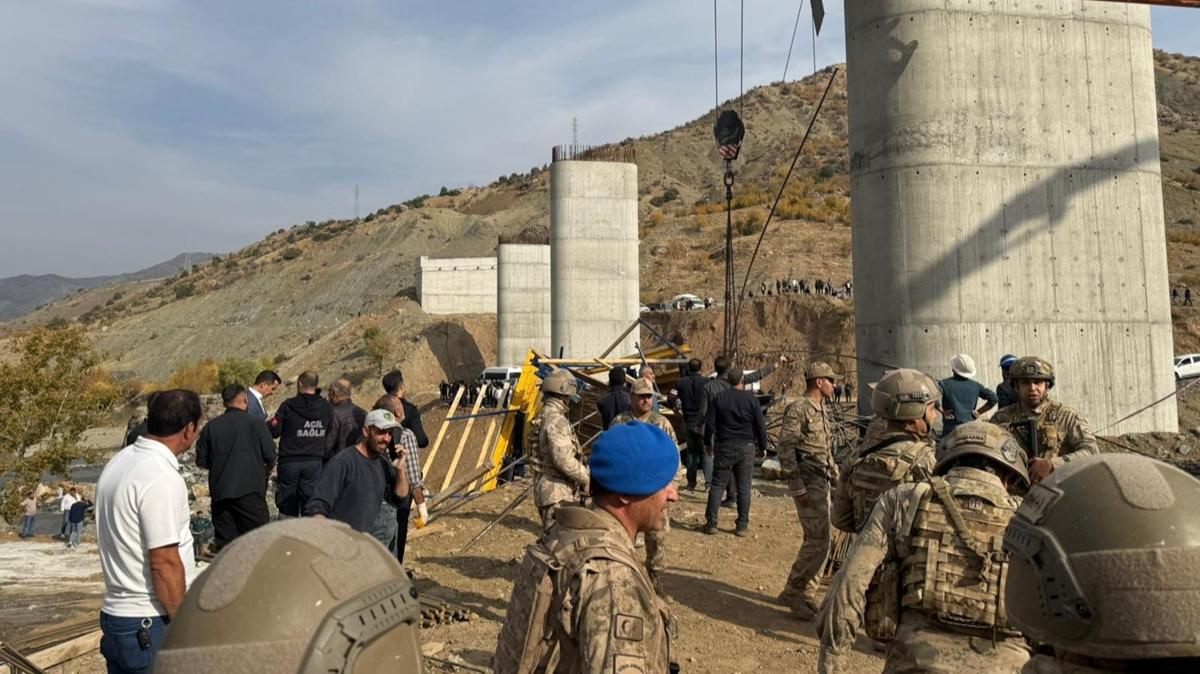 Diyarbakr Kulp'ta viyadk inaatnda iskele facias: 3 l, 2 yaral