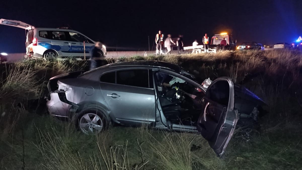 Tekirda'da otomobil arampole devrildi: 1 can kayb