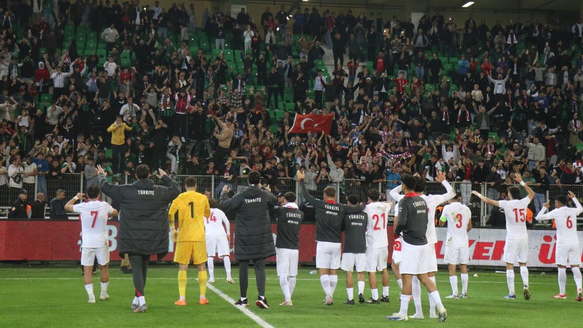 mit Milli Futbol Takm'nn Ukrayna mann biletleri cretsiz olacak