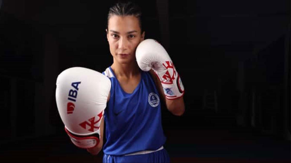 Ayen Takn, Riyad'da altn madalyaya ulat