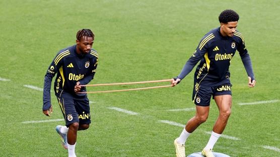 Fenerbahe'de Rizespor mesaisi milli arada sryor