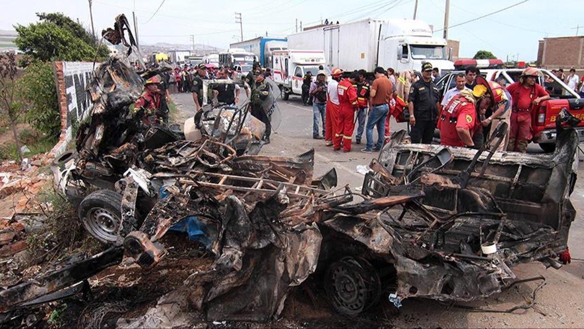Peru'da katliam gibi kaza! 37 kii hayatn kaybetti