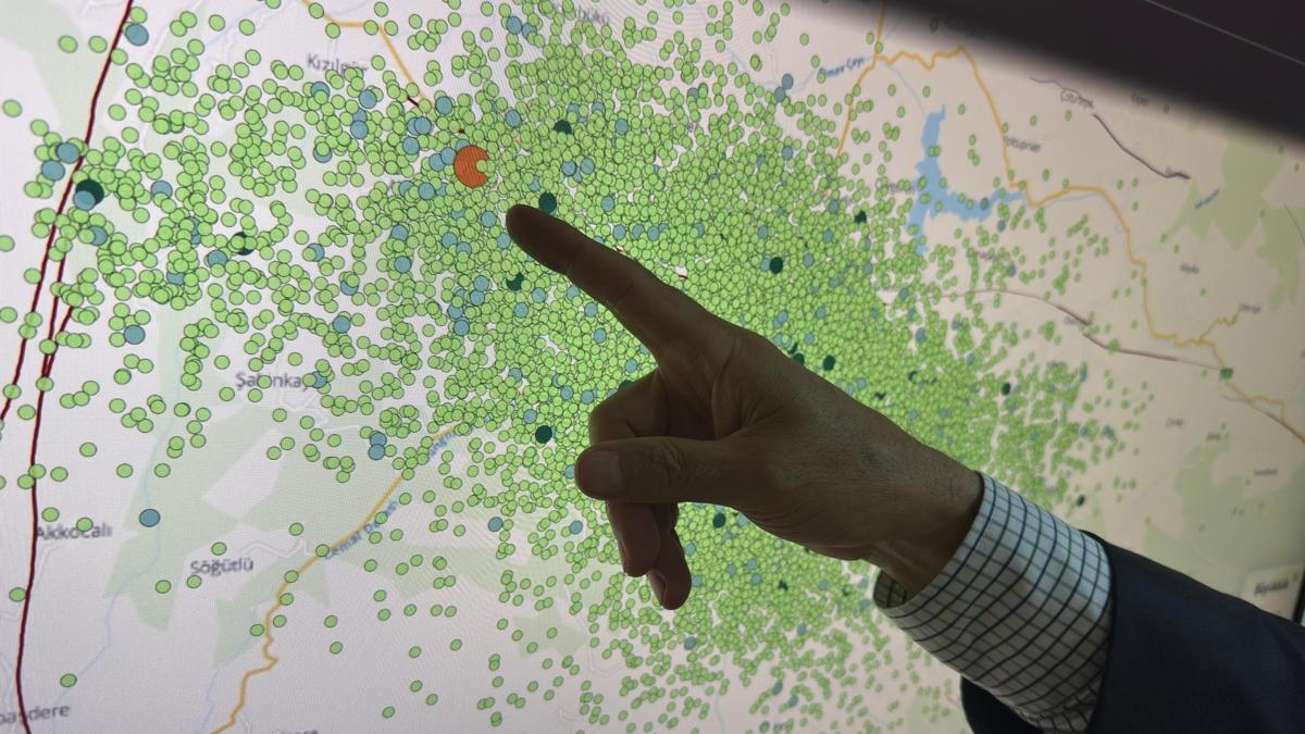 Sndrg beik gibi sallanyor... 3 ayda 17 bin deprem kaydedildi 